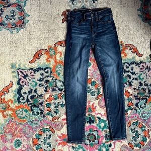 AMERICAN EAGLE SKINNY JEANS